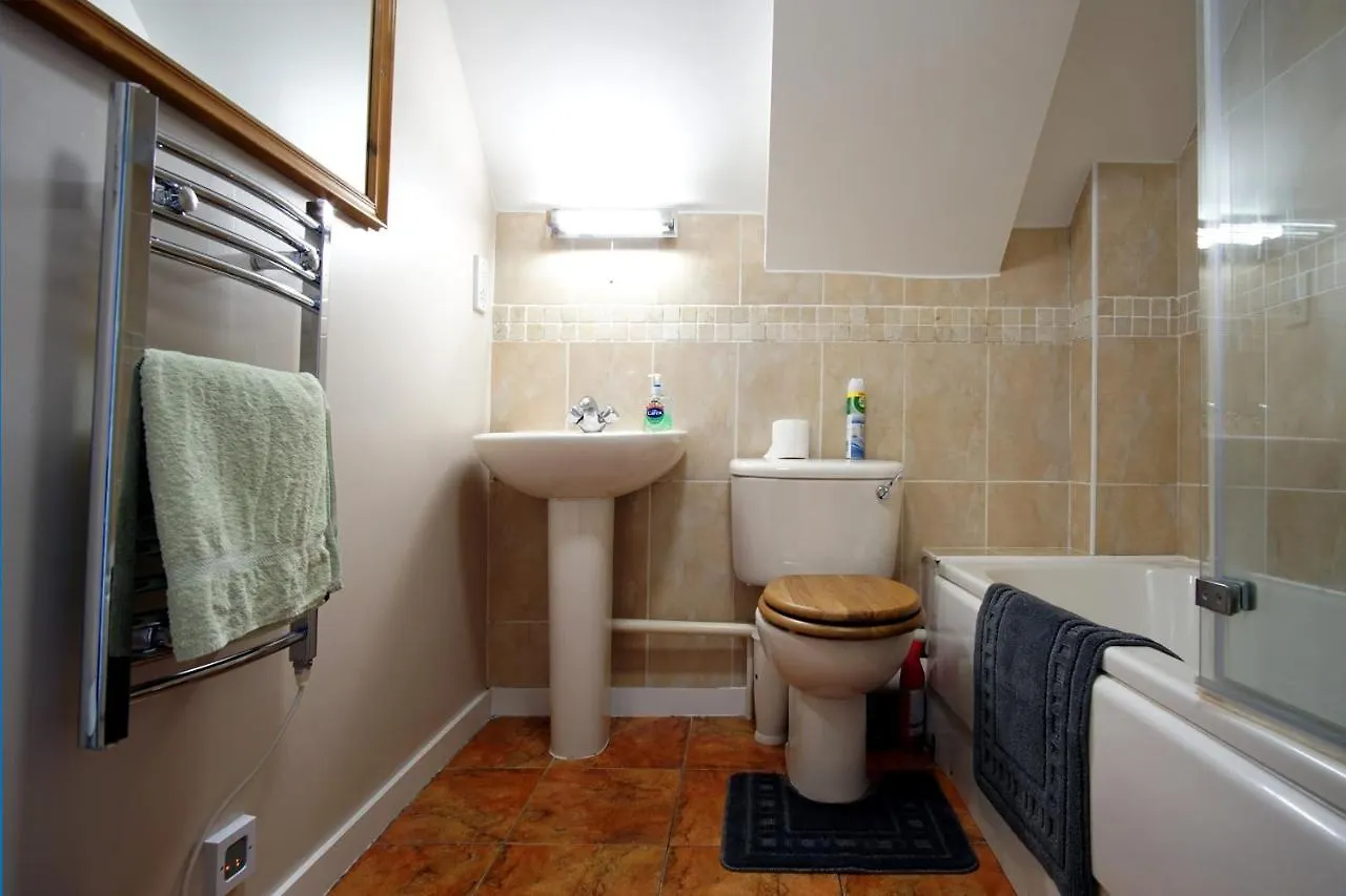 Stunning Central Exeter Apartment With Balcony And Fantastic View