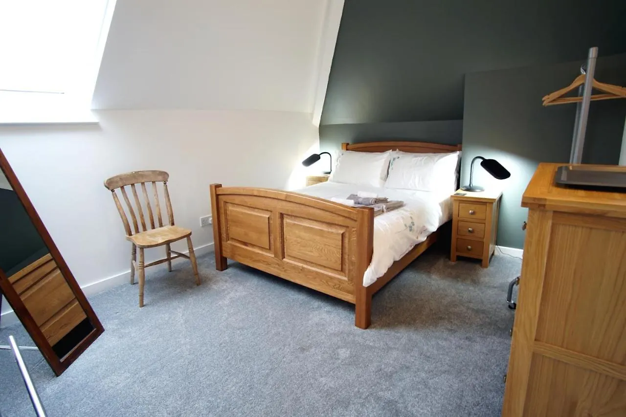 Stunning Central Exeter Apartment With Balcony And Fantastic View